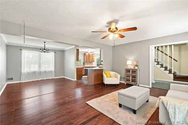 $315,000 | 1103 Carriage Lane, New Albany, IN 47150