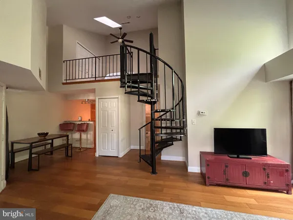 $2,000 | 9966 Hellingly Place, Unit 176, Montgomery Village, MD 20886