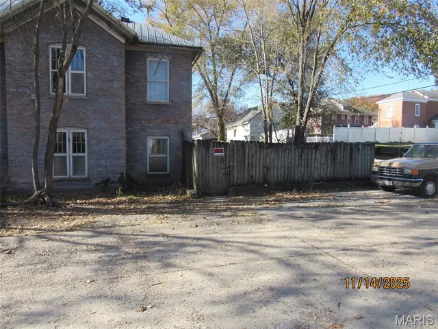 $29,900 | 1101 South Carolina Street, Louisiana, MO 63353