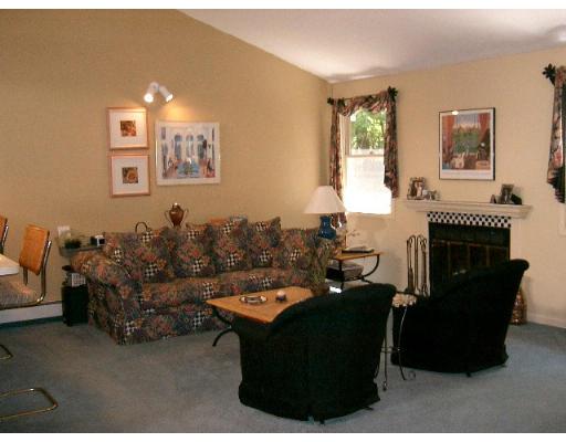 3 Stanley Road Medway, MA 02053 - Photo 4 of 21 Gallery Image 4