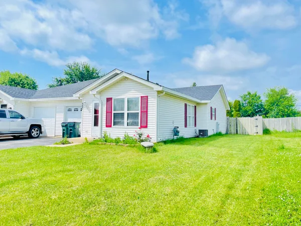 $274,900 | 527 Heritage Drive, Oswego, IL 60543