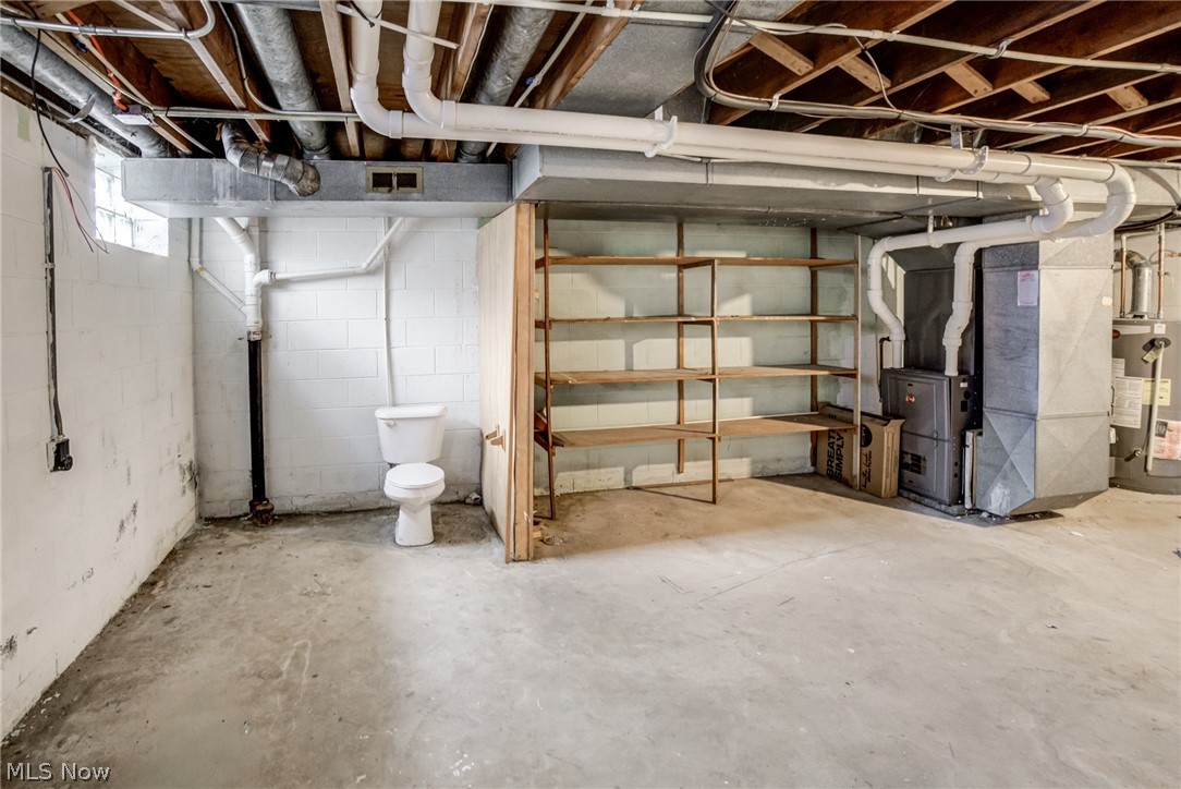 18212 Cornwall Road Cleveland, OH 44119 - Photo 17 of 22