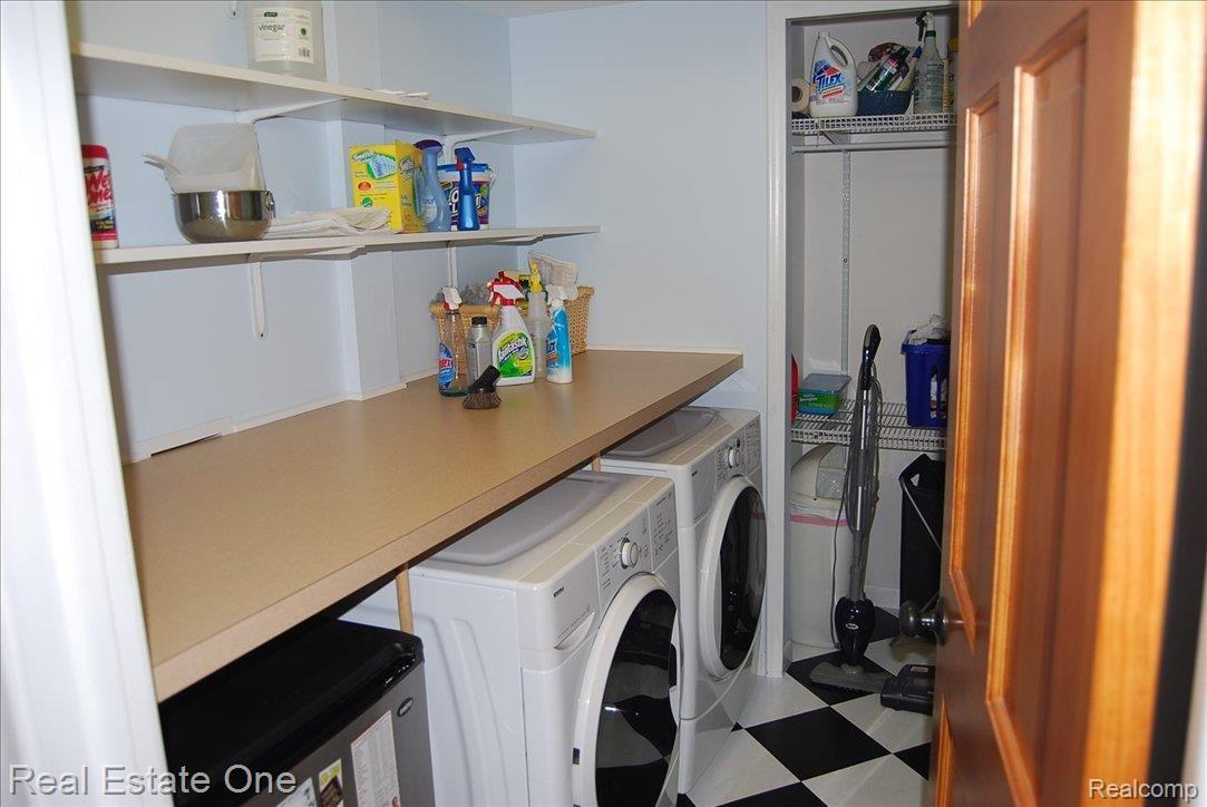 873 Briar Court Rochester, MI 48309 - Photo 11 of 20 First Floor Laundry