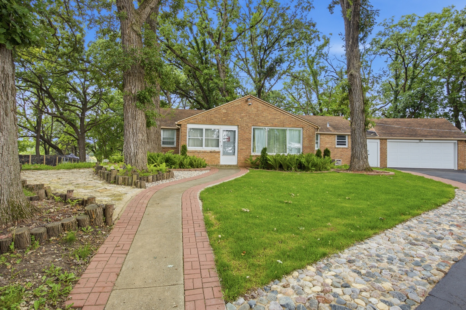 37W961 Bowes Road Elgin, IL 60124 - Photo 1 of 51