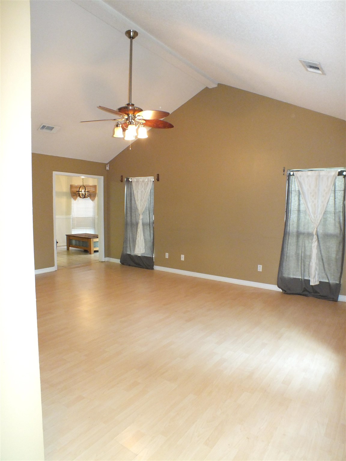 341 Ridgewood Drive Daphne, AL 36526 - Photo 2 of 7 Living Room