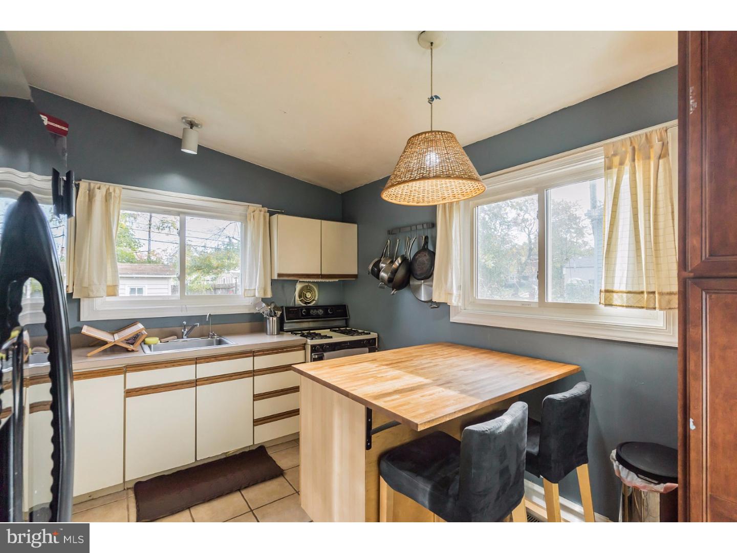 37 Graystone Road Ambler, PA 19002 - Photo 11 of 25 Kitchen