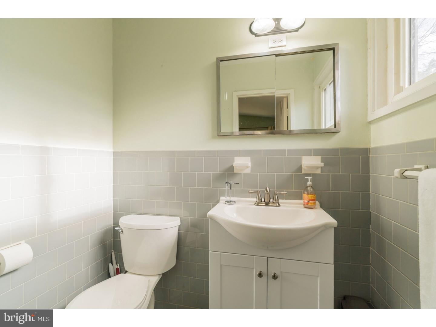 37 Graystone Road Ambler, PA 19002 - Photo 21 of 25 Master Bathroom