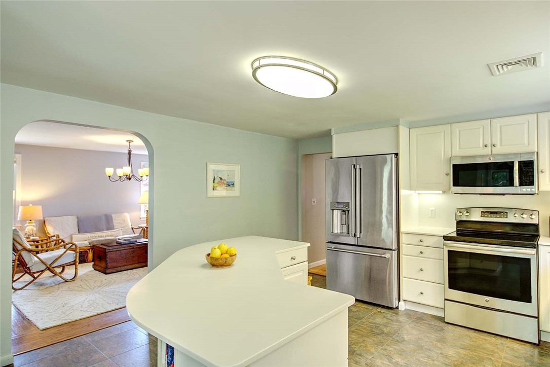 251 Succotash Road South Kingstown, RI 02879 - Photo 20 of 50