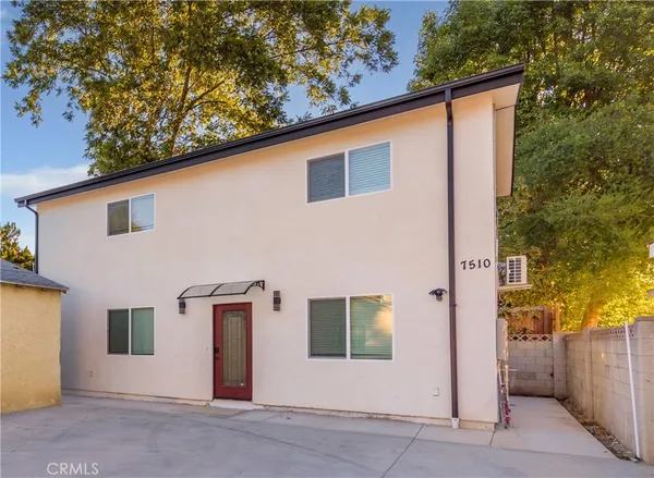 $3,500 | 7510 Etiwanda Avenue, Reseda, CA 91335