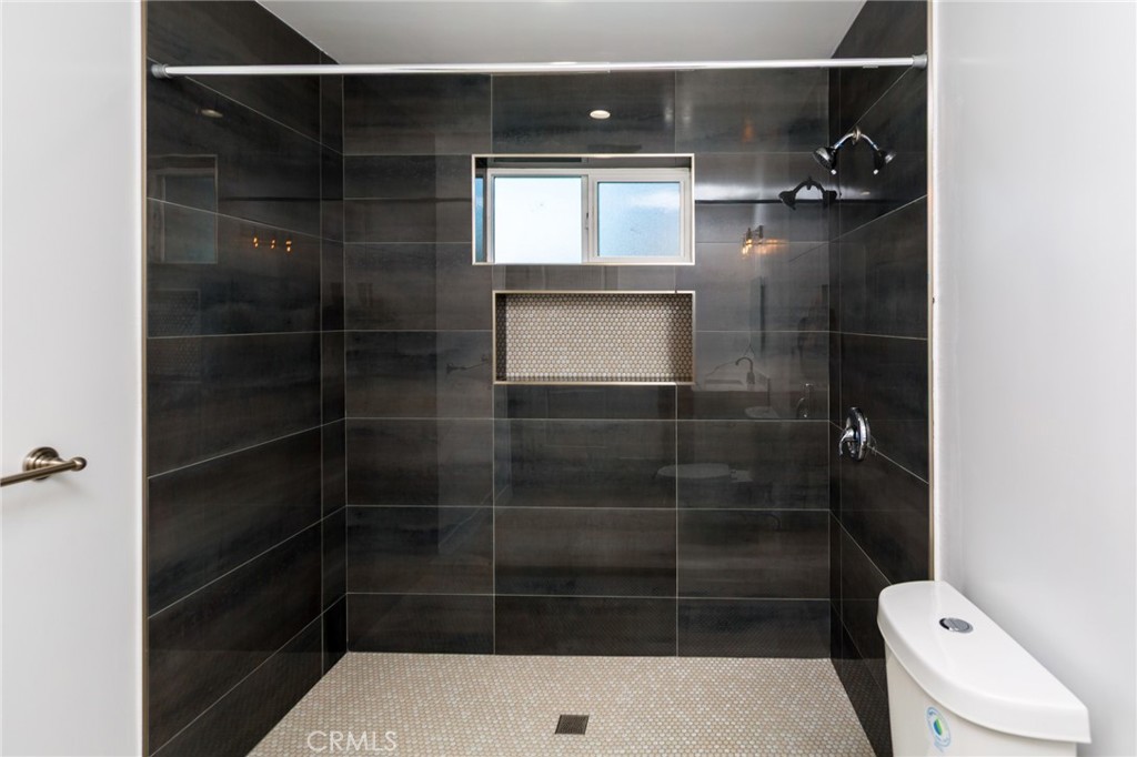 7510 Etiwanda Avenue Reseda, CA 91335 - Photo 16 of 20