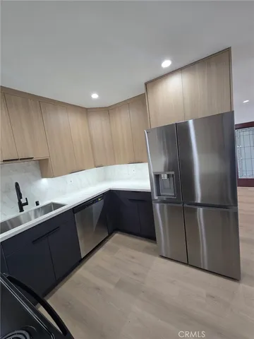 $3,700 | 7510 Etiwanda Avenue, Reseda, CA 91335