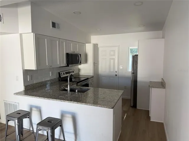 $1,800 | 301 South Boyd Street, Unit 14, Winter Garden, FL 34787