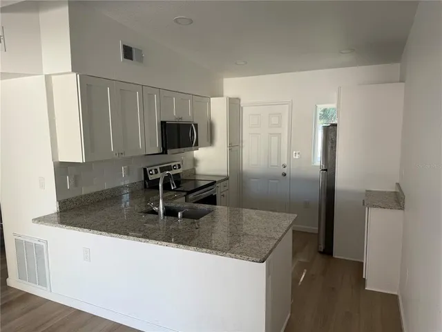 $1,800 | 301 South Boyd Street, Unit 14, Winter Garden, FL 34787