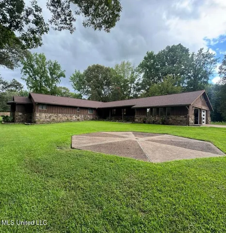 $645,000 | 5520 Jordan Drive, Horn Lake, MS 38637
