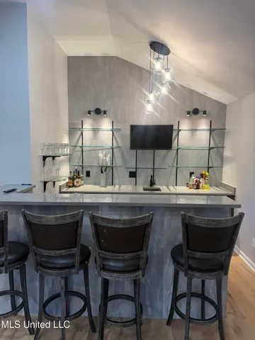 $645,000 | 5520 Jordan Drive, Horn Lake, MS 38637