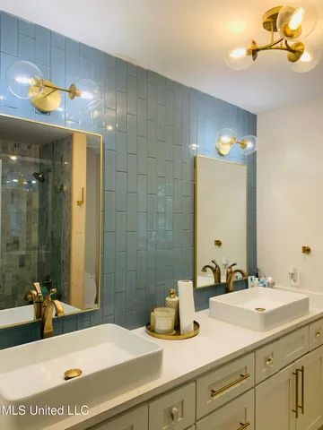 $645,000 | 5520 Jordan Drive, Horn Lake, MS 38637