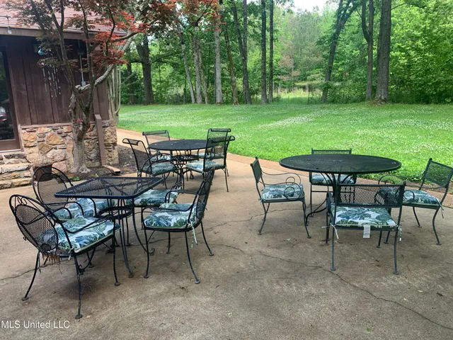 $645,000 | 5520 Jordan Drive, Horn Lake, MS 38637