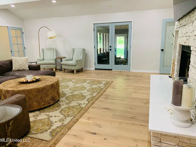 $645,000 | 5520 Jordan Drive, Horn Lake, MS 38637