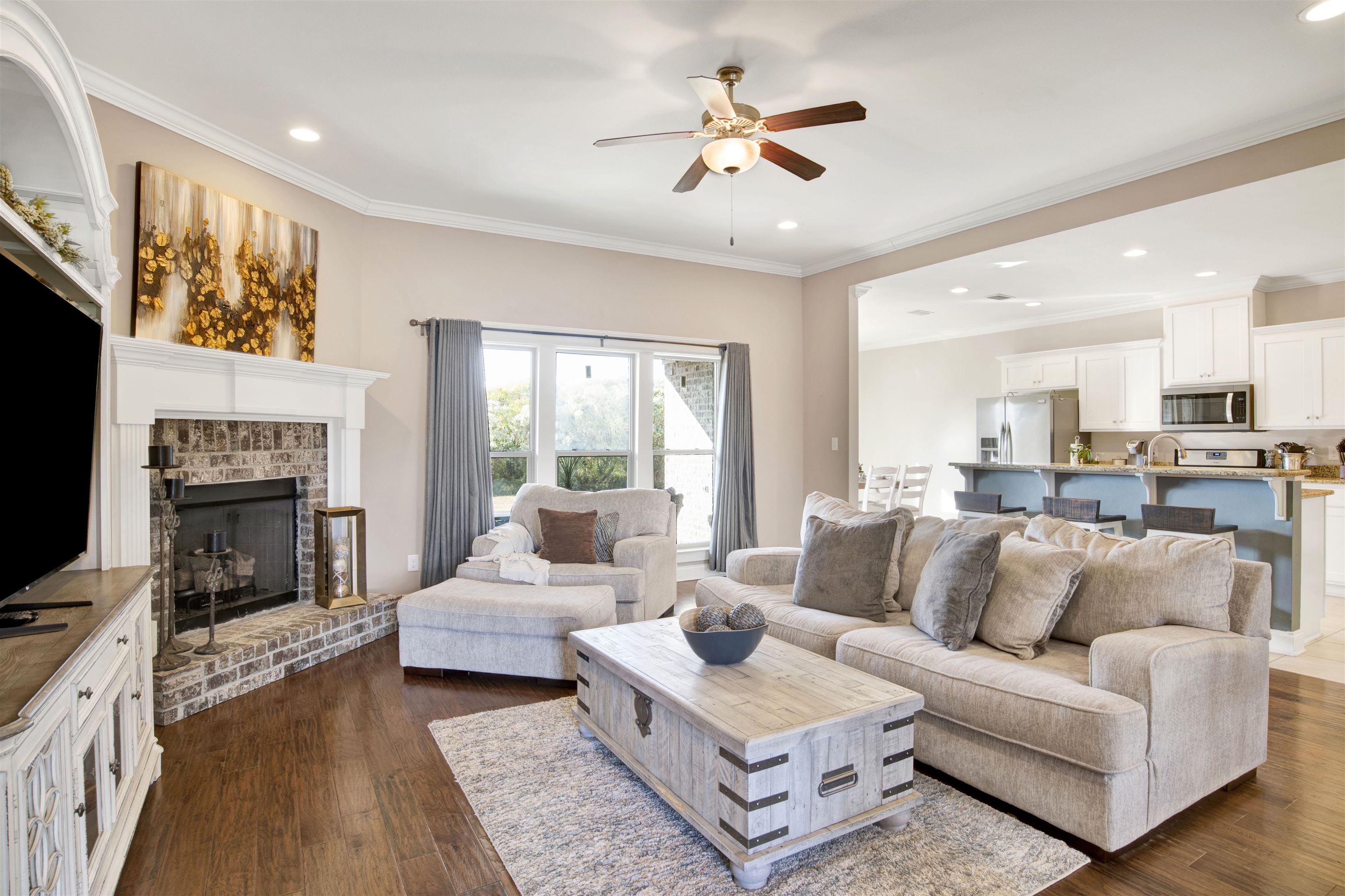 7049 Rocky Rd Loop Gulf Shores, AL 36542 - Photo 5 of 29 Living Room