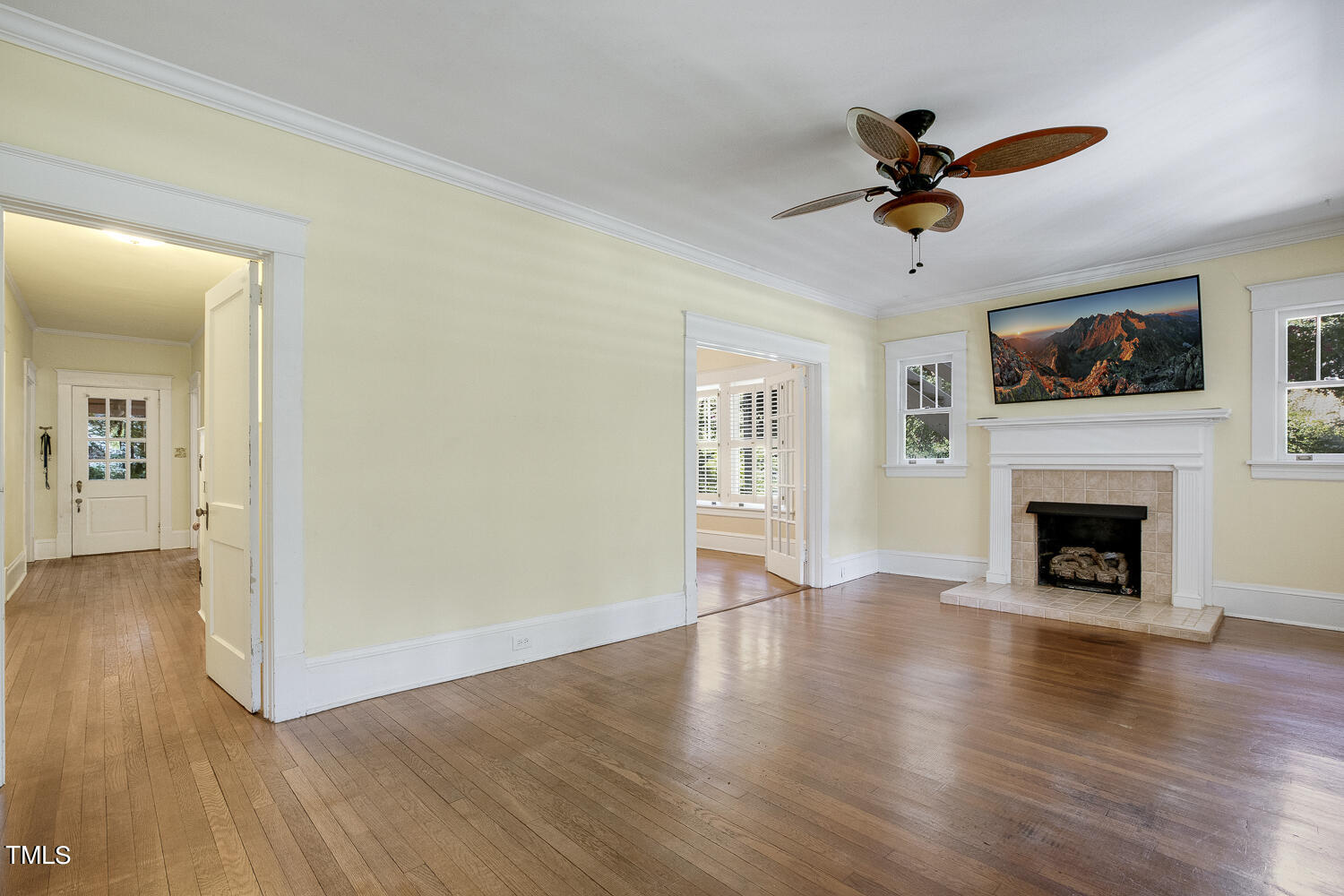 8721 Chapel Hill Road Cary, NC 27513 - Photo 4 of 23 007