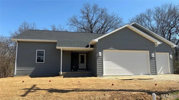 $379,000 | 1001 Grafton Hills Drive, Grafton, IL 62037