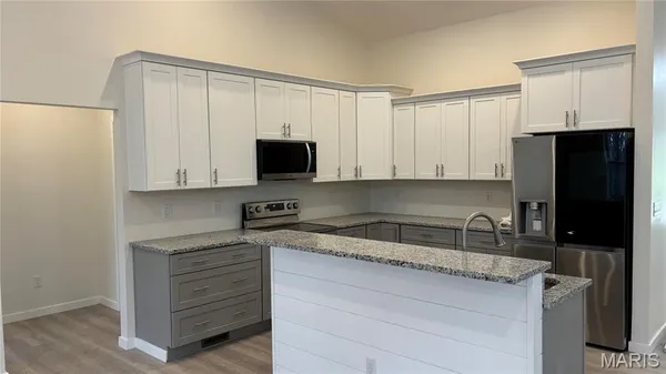 $379,000 | 1001 Grafton Hills Drive, Grafton, IL 62037