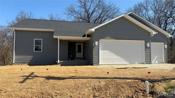 $379,000 | 1001 Grafton Hills Drive, Grafton, IL 62037