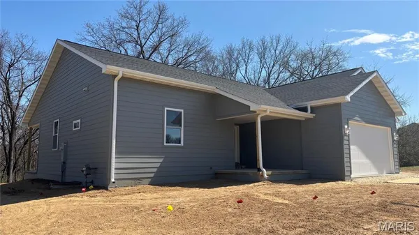 $379,000 | 1001 Grafton Hills Drive, Grafton, IL 62037
