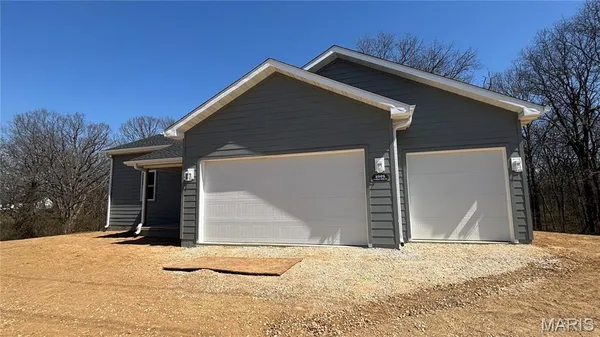 $379,000 | 1001 Grafton Hills Drive, Grafton, IL 62037