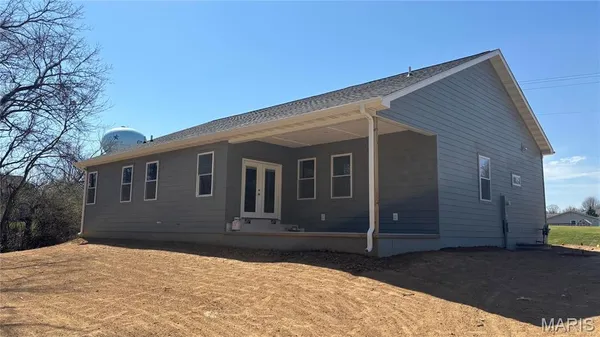 $379,000 | 1001 Grafton Hills Drive, Grafton, IL 62037