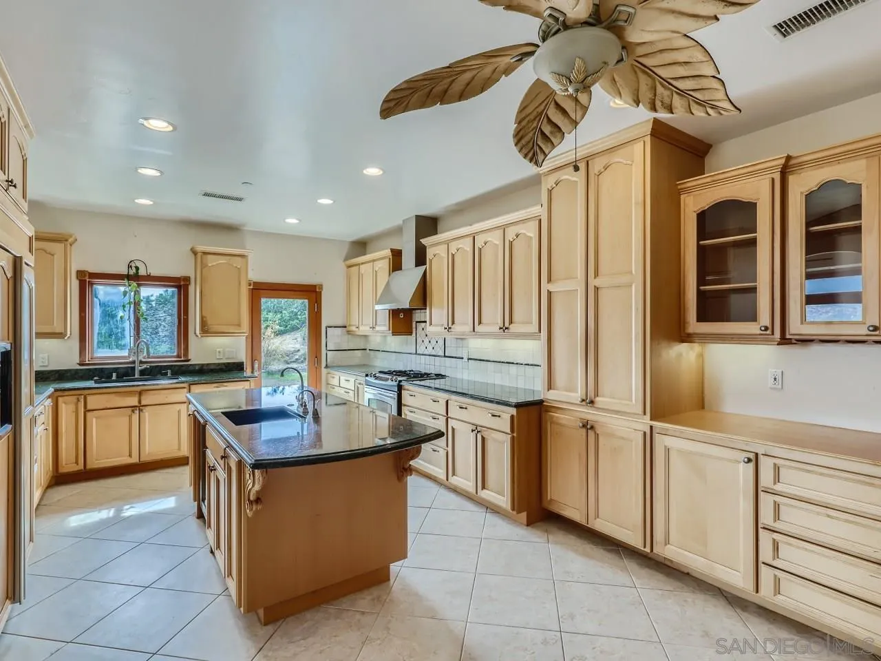11509 Alba Rosa Drive Lakeside, CA 92040 - Photo 6 of 28 Gallery Image 6