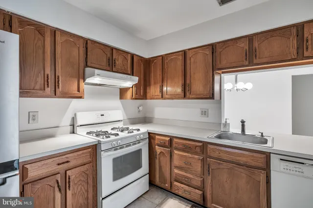 $275,000 | 4303A Tarnbrook Drive, Mount Laurel, NJ 08054