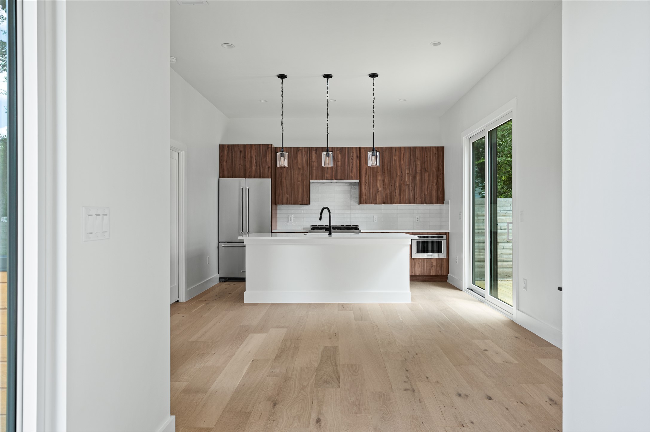 1215 Fort Branch Boulevard, Unit 2 Austin, TX 78721 - Photo 4 of 31 Gallery Image 4