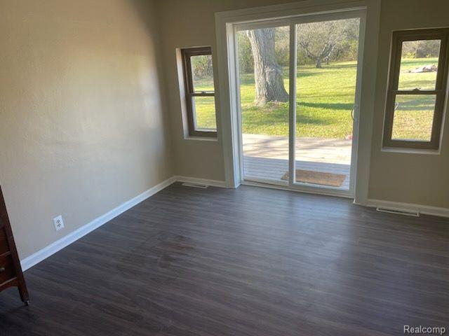 7750 Carpenter Road Ypsilanti, MI 48197 - Photo 2 of 11 dining area
