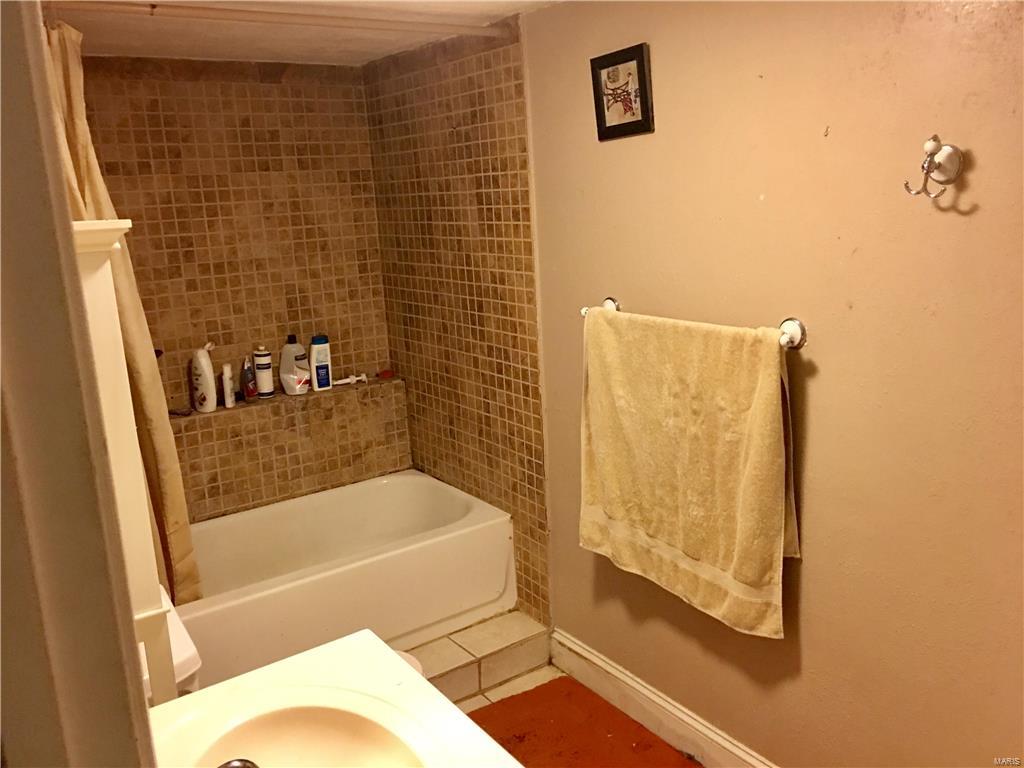 6028 Old Poag Road Edwardsville, IL 62025 - Photo 15 of 17 Gallery Image 15