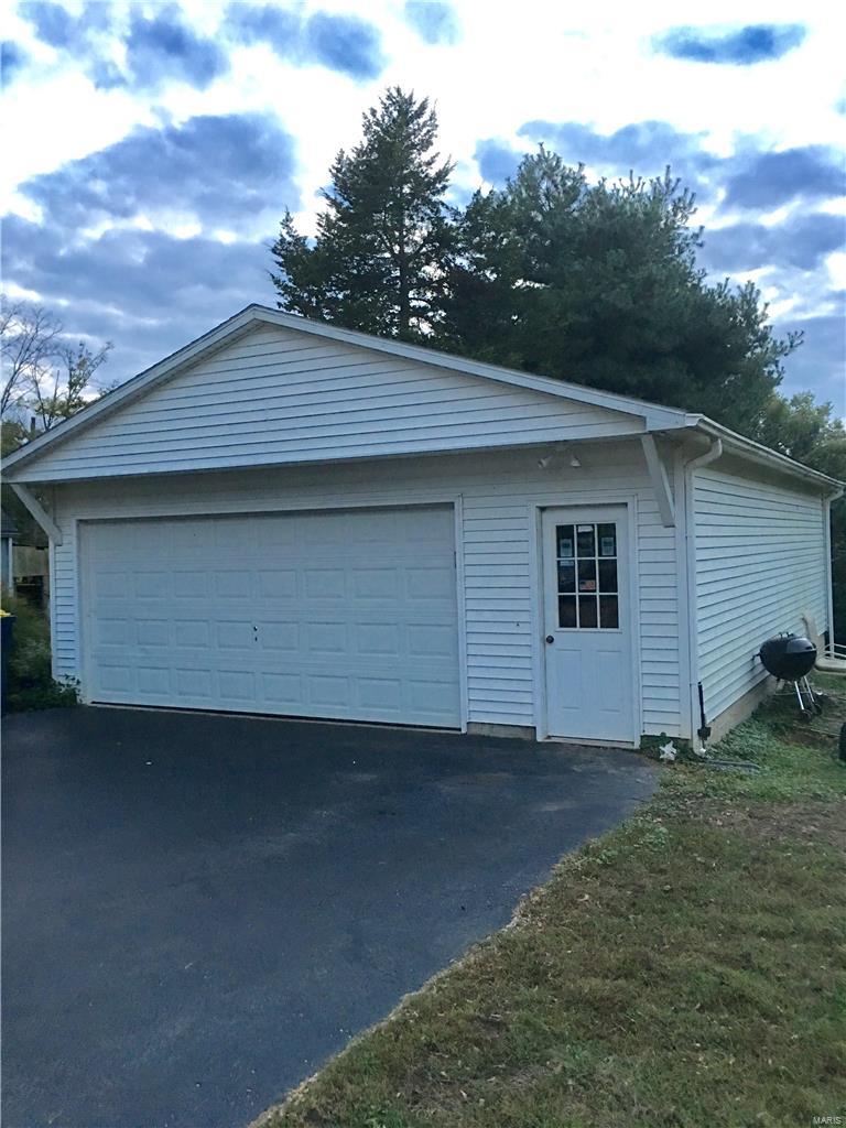 6028 Old Poag Road Edwardsville, IL 62025 - Photo 5 of 17 Gallery Image 5
