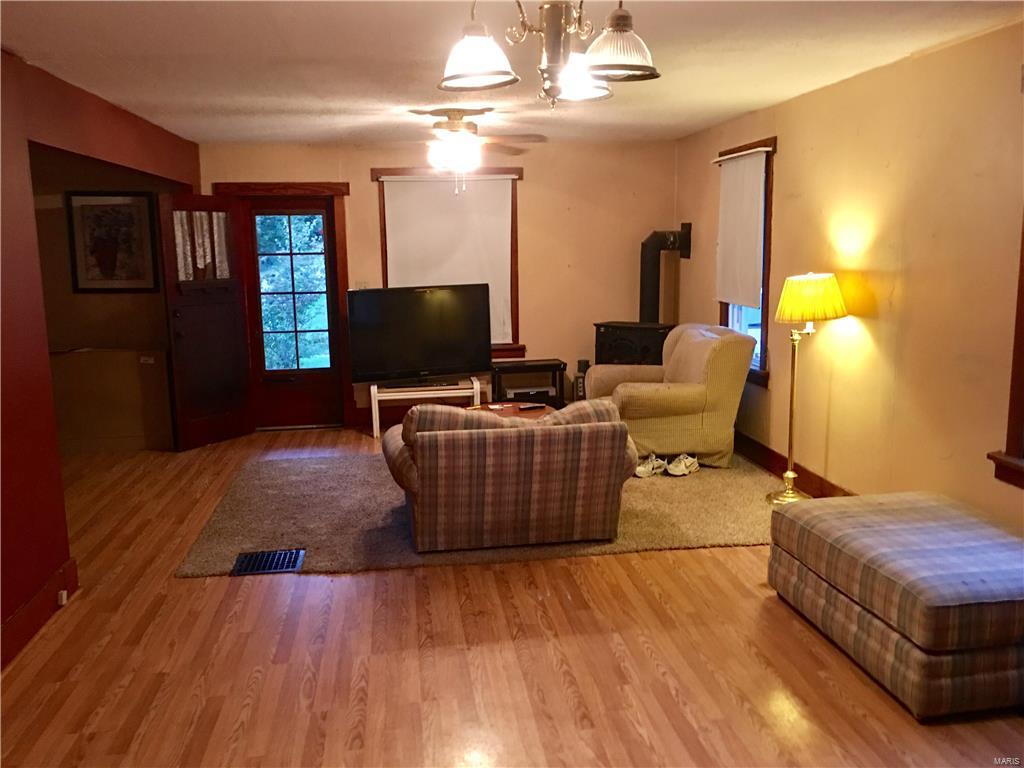 6028 Old Poag Road Edwardsville, IL 62025 - Photo 6 of 17 Gallery Image 6