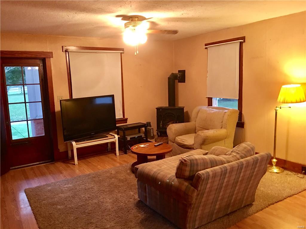 6028 Old Poag Road Edwardsville, IL 62025 - Photo 7 of 17 Gallery Image 7