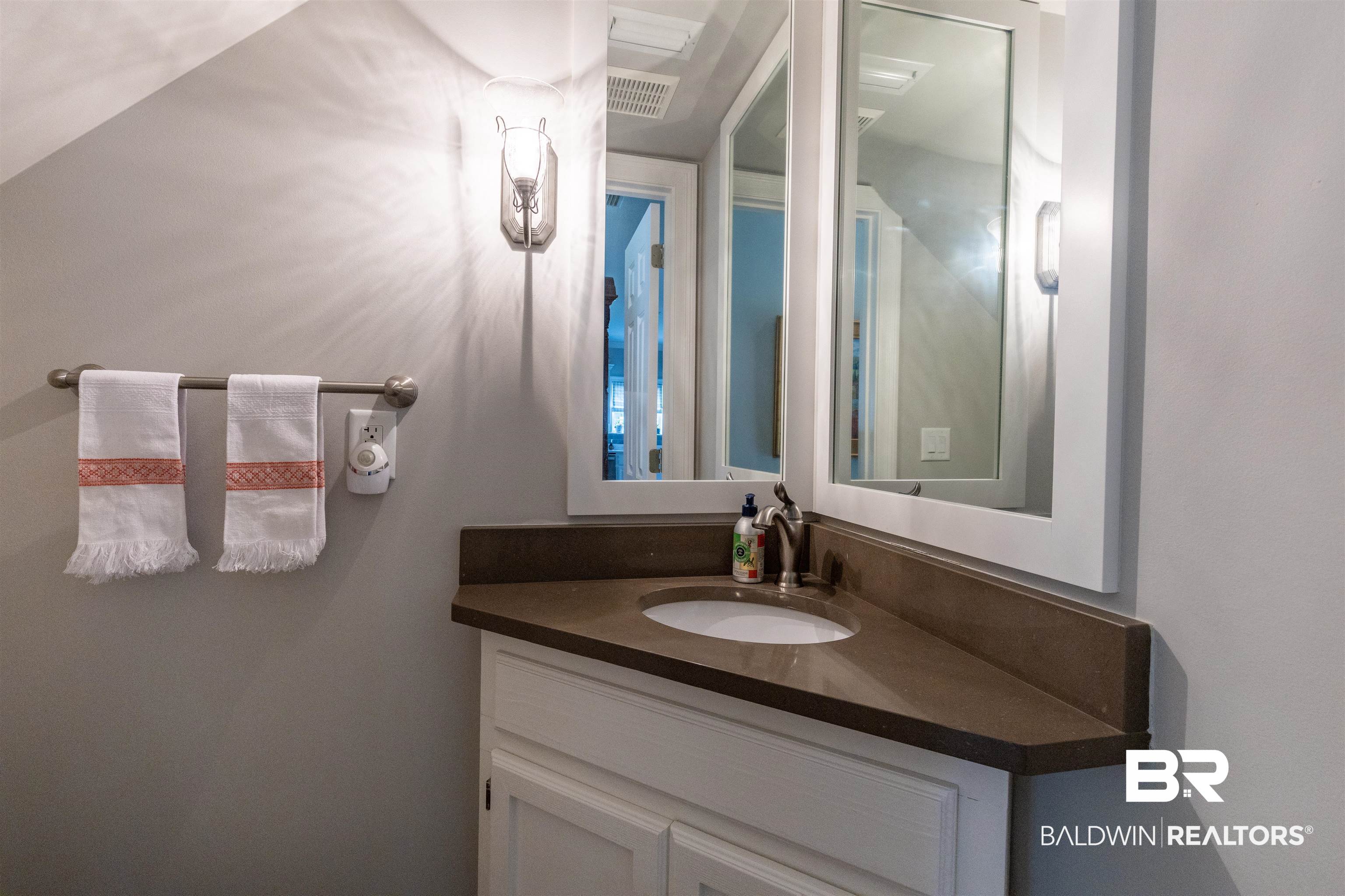 32968 Steelwood Ridge Road Loxley, AL 36551 - Photo 18 of 38 Guest Bathroom