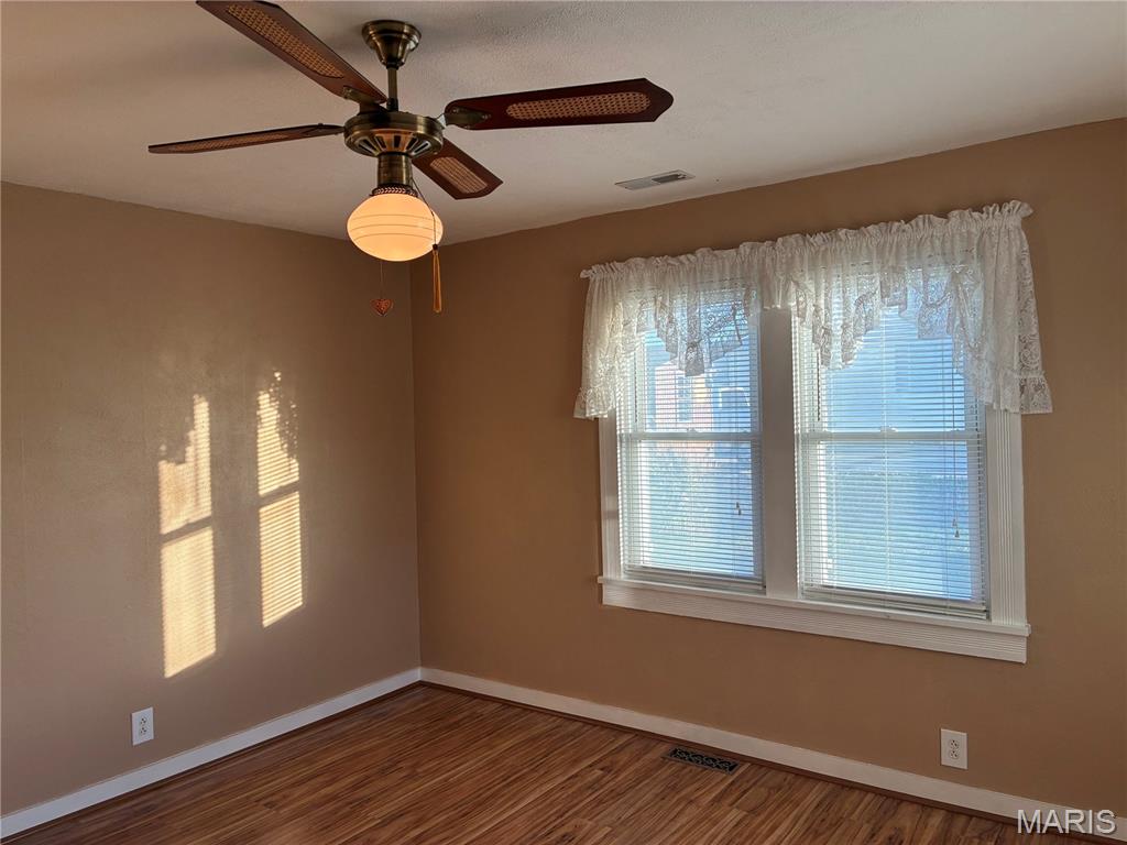 517 Lemon Street Highland, IL 62249 - Photo 4 of 20 Gallery Image 4