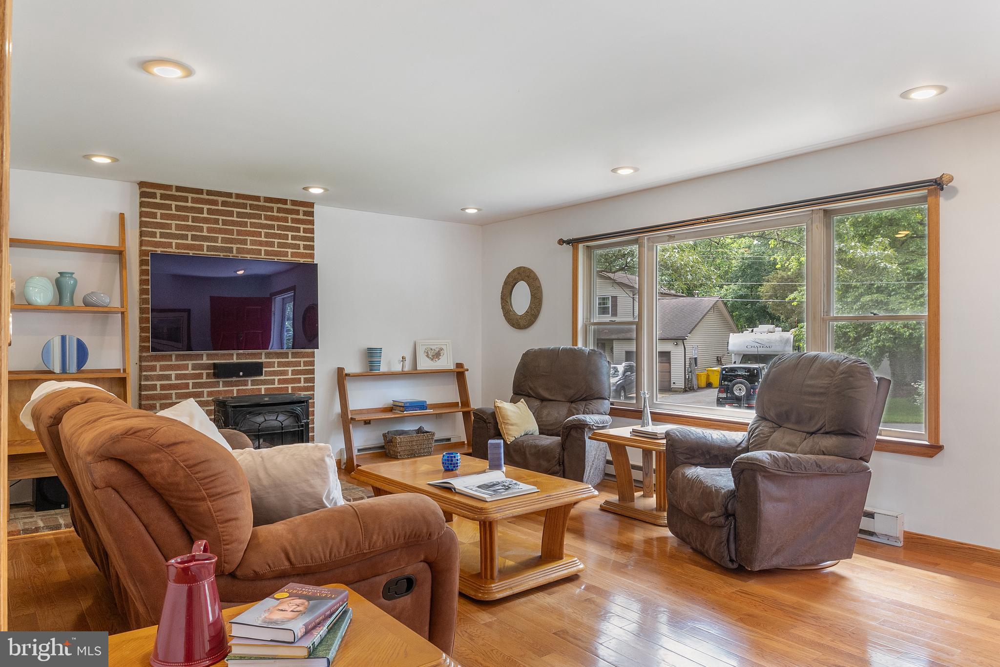 518 Laurel Road Riva, MD 21140 - Photo 6 of 42 a living room with furniture and a flat screen tv
