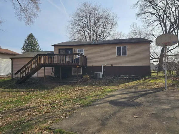 $219,900 | 2212 Aurora Drive, Jackson, MI 49203