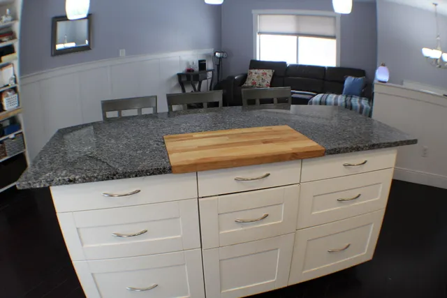 $239,900 | 2212 Aurora Drive, Jackson, MI 49203