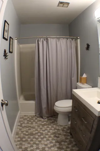 $239,900 | 2212 Aurora Drive, Jackson, MI 49203