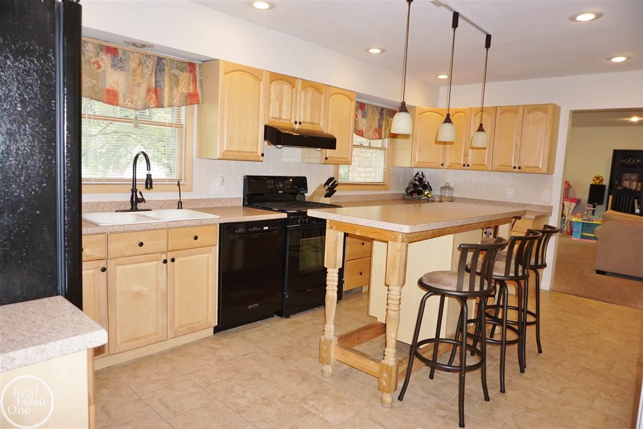 360 Donegal Drive Rochester Hills, MI 48309 - Photo 7 of 21