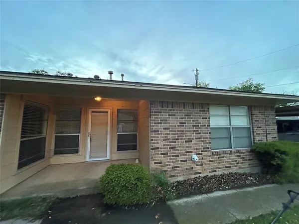 $1,875 | 1302 Crescent Street, Denton, TX 76201
