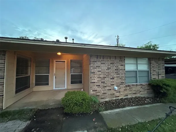$1,875 | 1302 Crescent Street, Denton, TX 76201