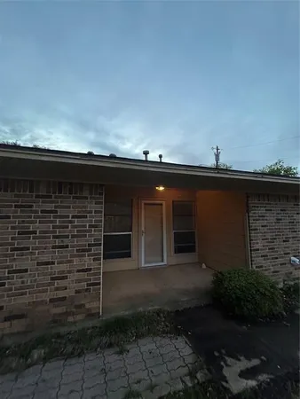 $1,875 | 1302 Crescent Street, Denton, TX 76201