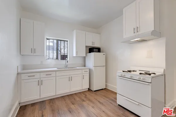 $1,795 | 220 East Vernon Avenue, Unit 1/2, Los Angeles, CA 90011