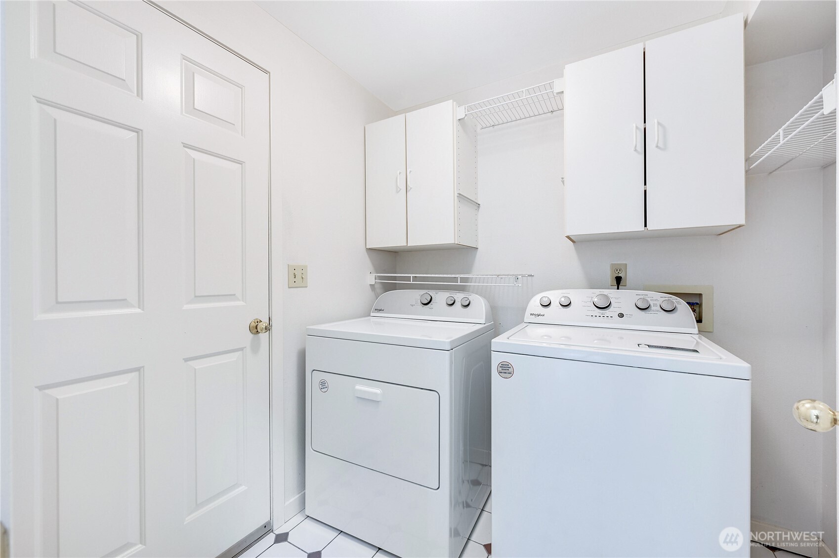 41 South Keel Way, Unit B Port Ludlow, WA 98365 - Photo 35 of 39 a utility room with dryer and washer